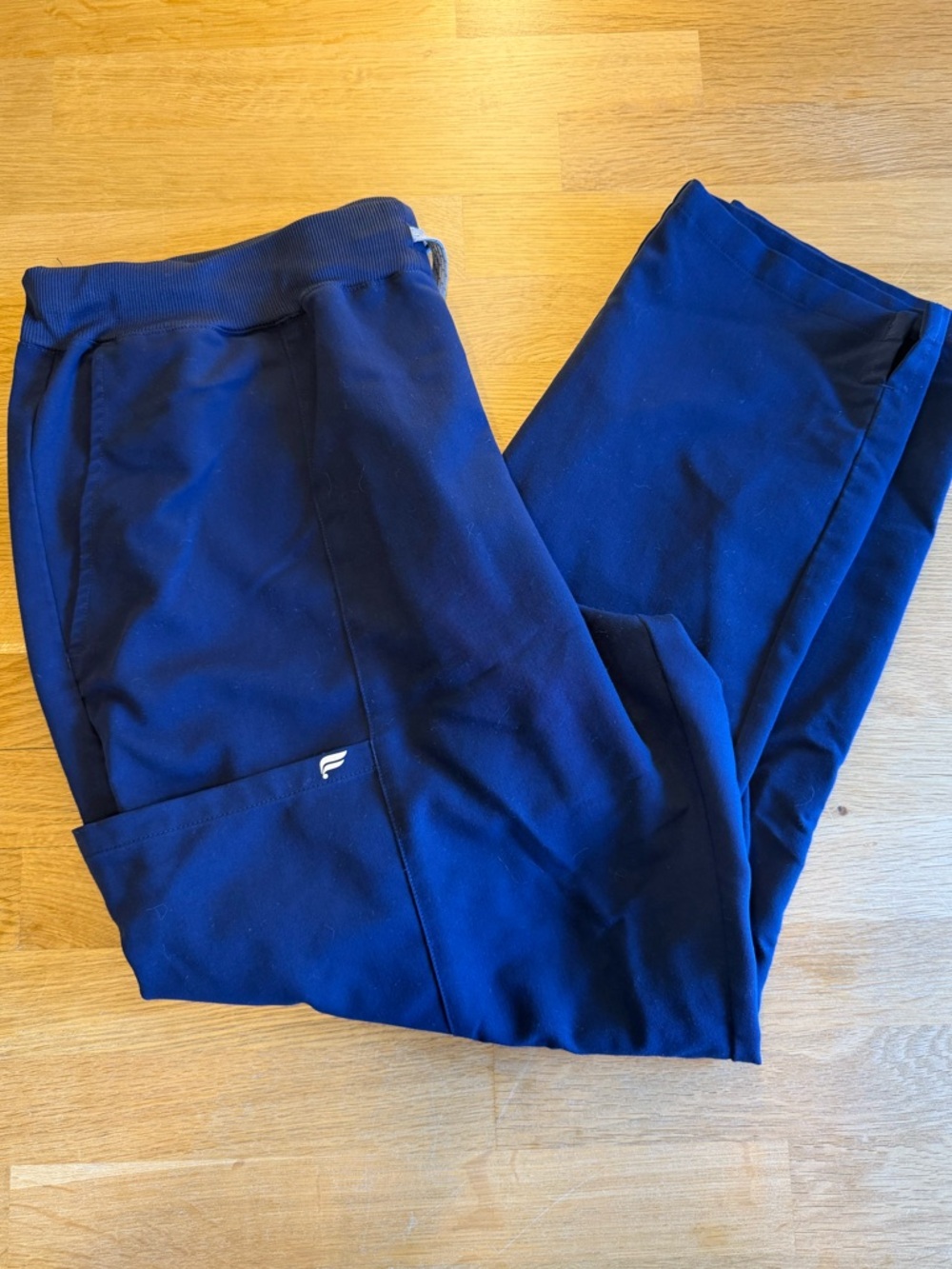 Fabletics ~ Navy Blue Scrub Pants ~ Women’s Size XL ~ Short Length